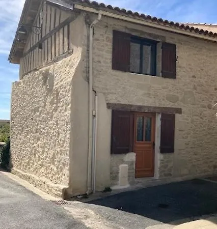 Chez Sara Pied De Terre Au Village Appartement