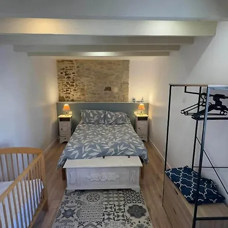 Chez Sara Pied De Terre Au Village *